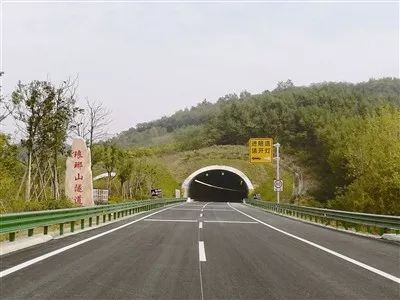 这条高速,滁州至定远段具备通车条件,定远至长丰段主体工程已完工